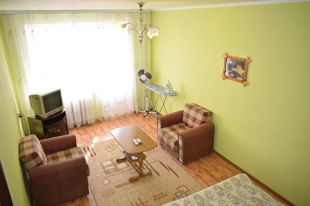 Apartment On Vasylya Chervoniya 67 Rivne Exterior photo