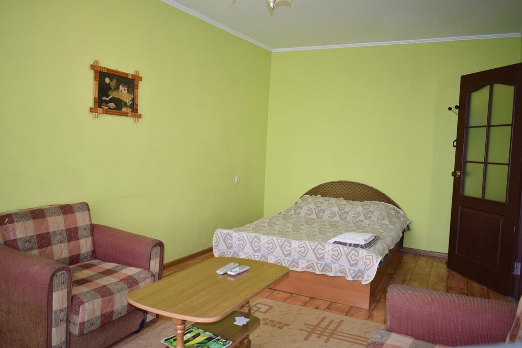 Apartment On Vasylya Chervoniya 67 Rivne Exterior photo