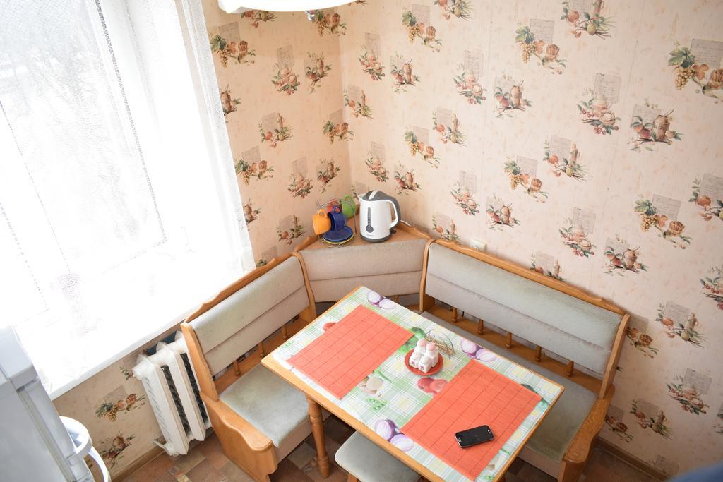 Apartment On Vasylya Chervoniya 67 Rivne Exterior photo